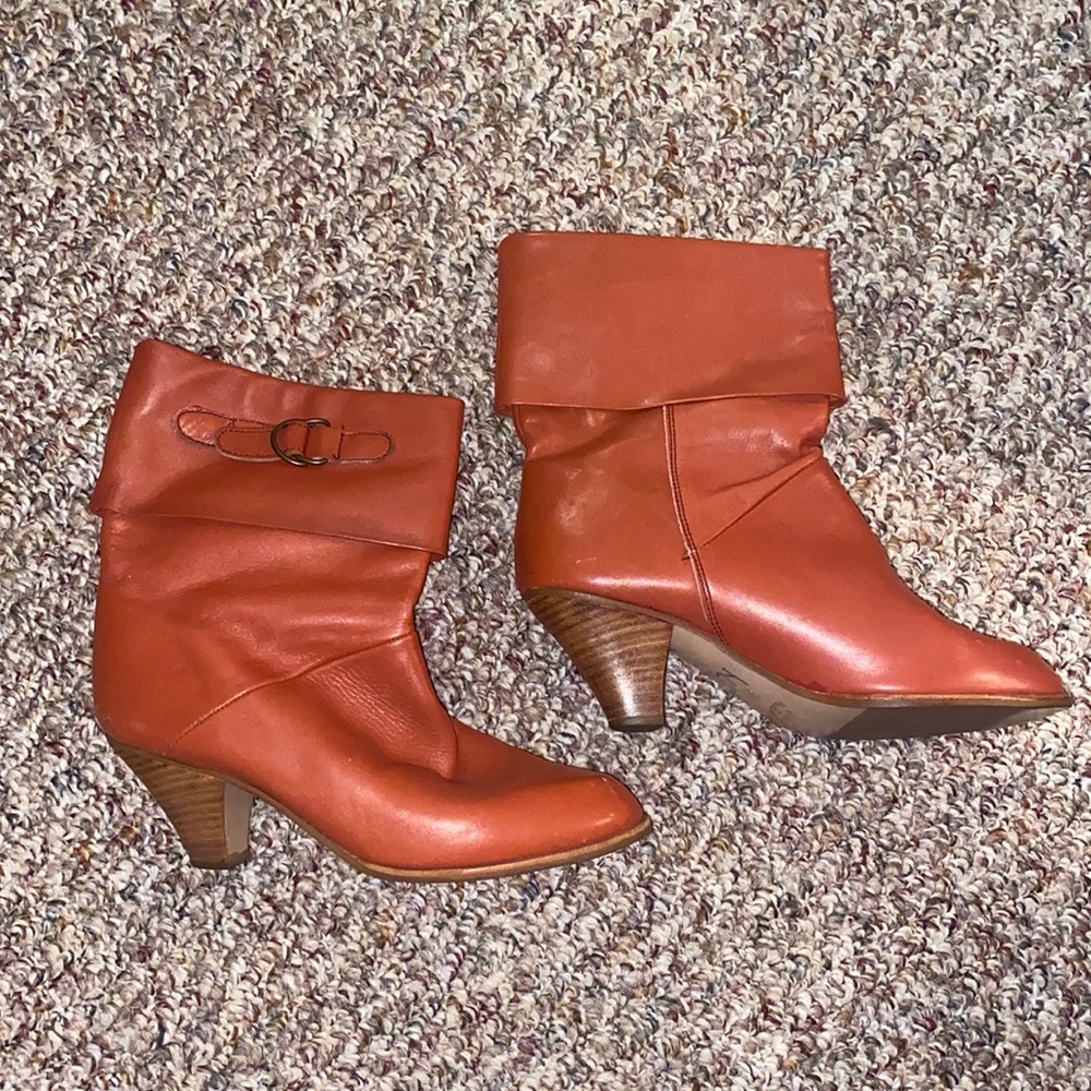 Vintage 80s 8 1/2 burnt orange booties